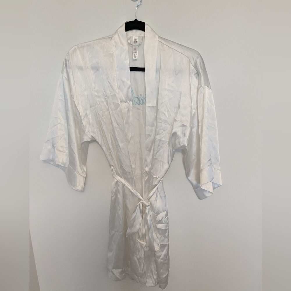 White XS Bride Robe - Picture 3 of 4